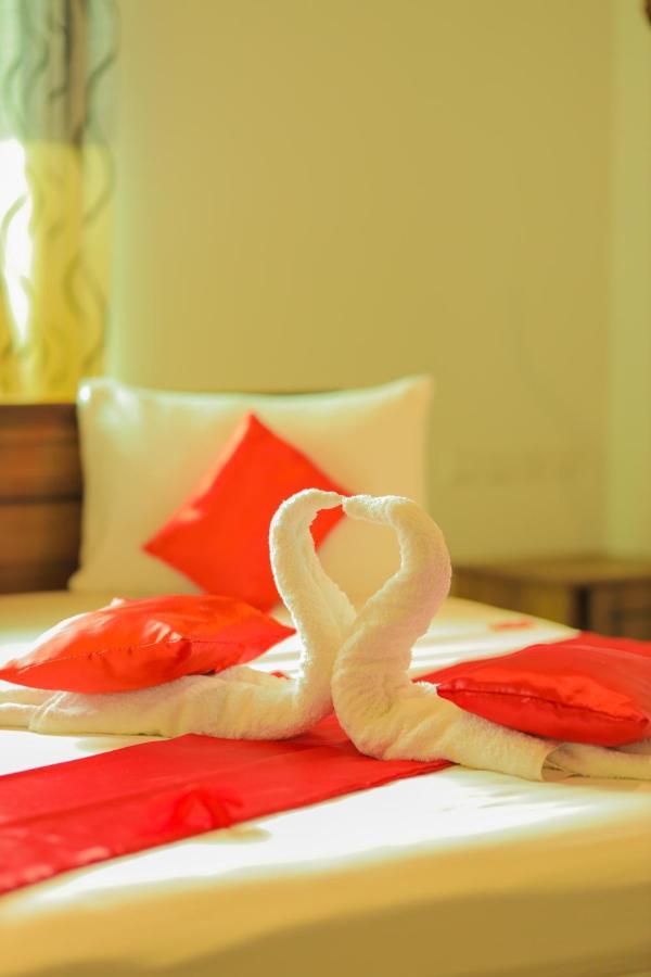 Aurora Banquet And Hotel Chilaw Luaran gambar