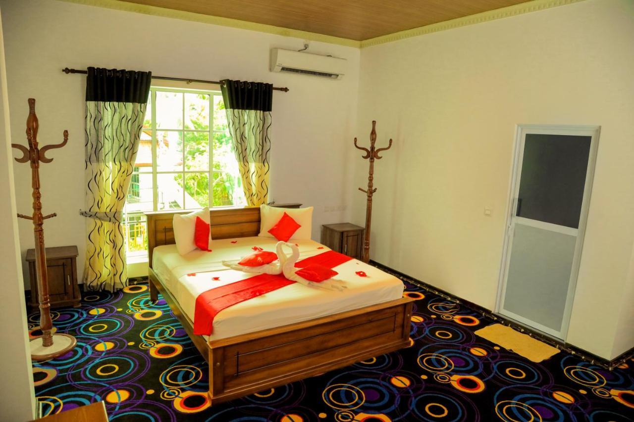Aurora Banquet And Hotel Chilaw Luaran gambar