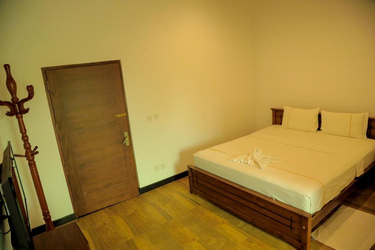 Aurora Banquet And Hotel Chilaw Luaran gambar