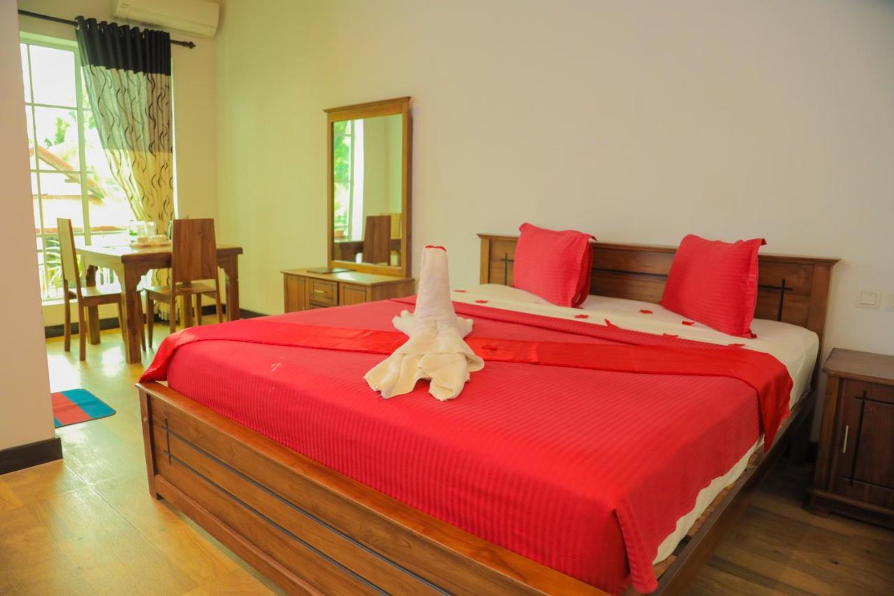 Aurora Banquet And Hotel Chilaw Luaran gambar