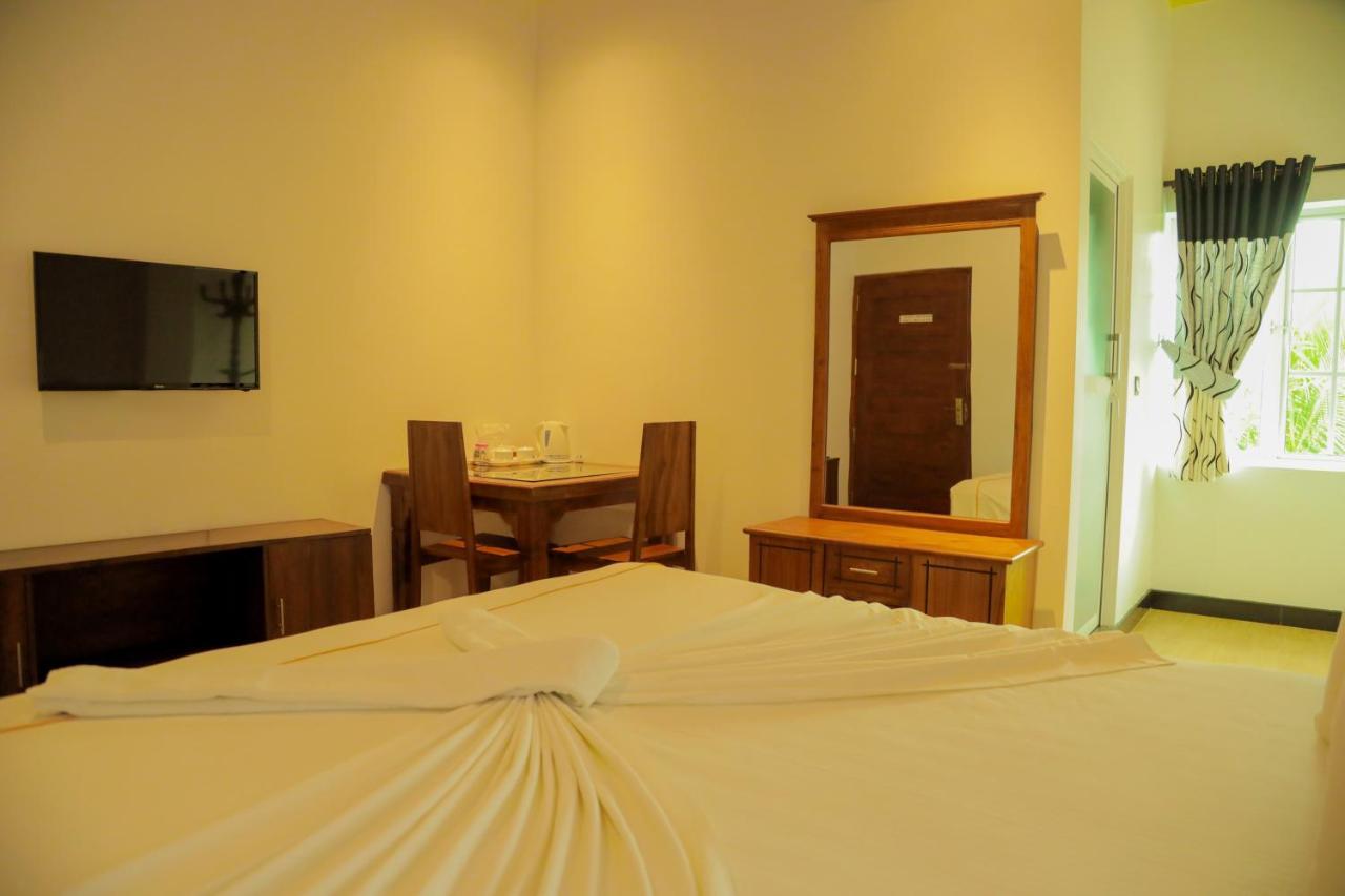 Aurora Banquet And Hotel Chilaw Luaran gambar